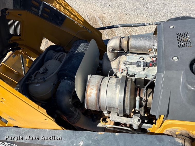 image for item YA2164 2019 John Deere 310L backhoe