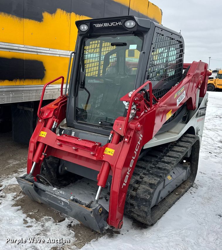 image for item YA2221 Takeuchi TL10V-2 tracked skid steer loader