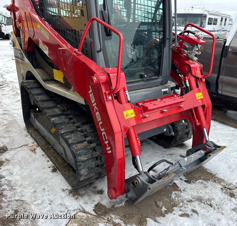 image for item YA2221 Takeuchi TL10V-2 tracked skid steer loader