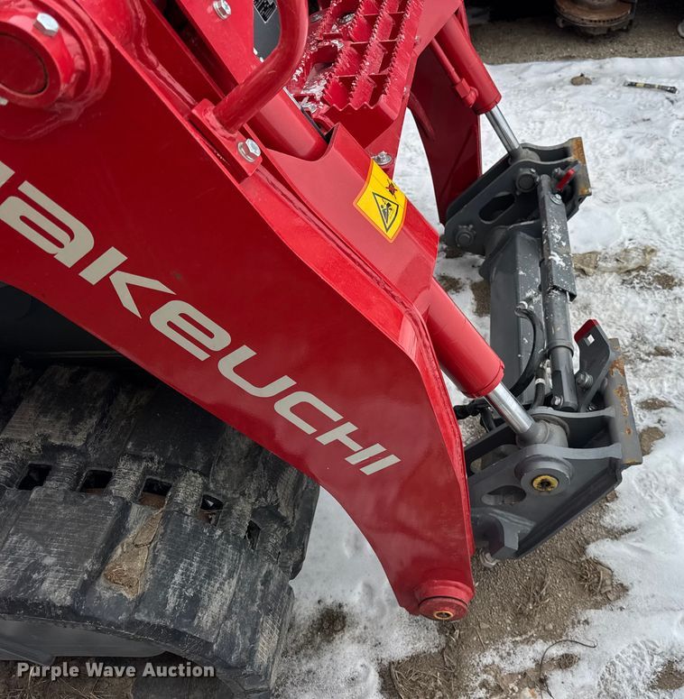 image for item YA2221 Takeuchi TL10V-2 tracked skid steer loader