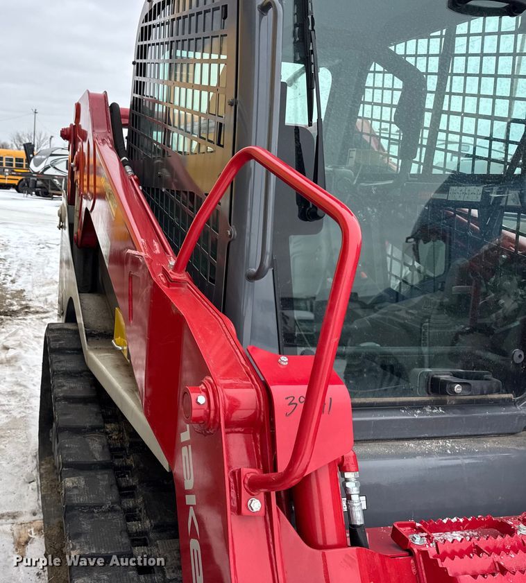 image for item YA2221 Takeuchi TL10V-2 tracked skid steer loader