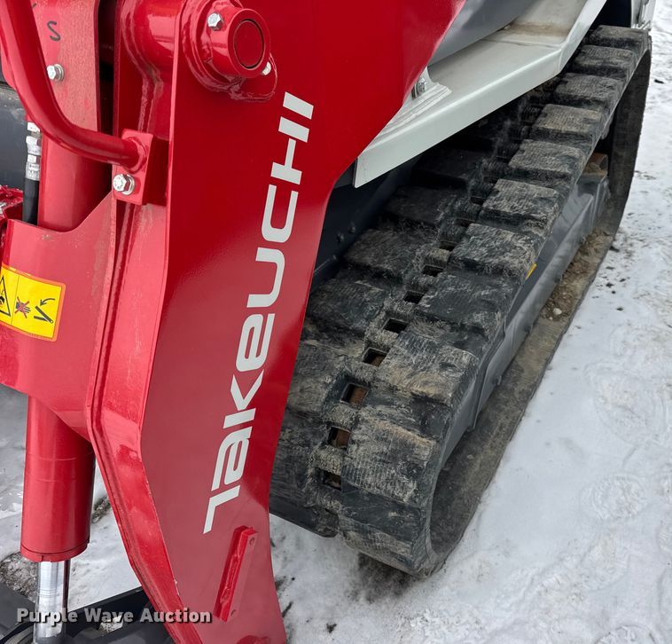 image for item YA2221 Takeuchi TL10V-2 tracked skid steer loader