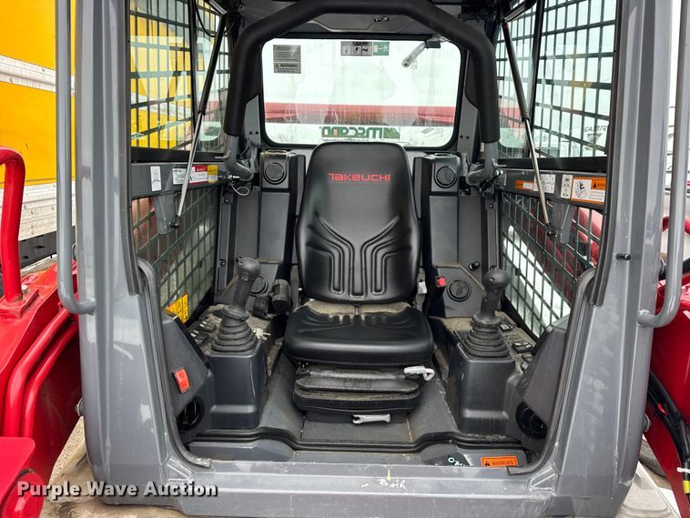 image for item YA2221 Takeuchi TL10V-2 tracked skid steer loader