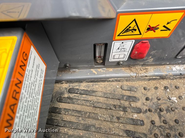 image for item YA2221 Takeuchi TL10V-2 tracked skid steer loader