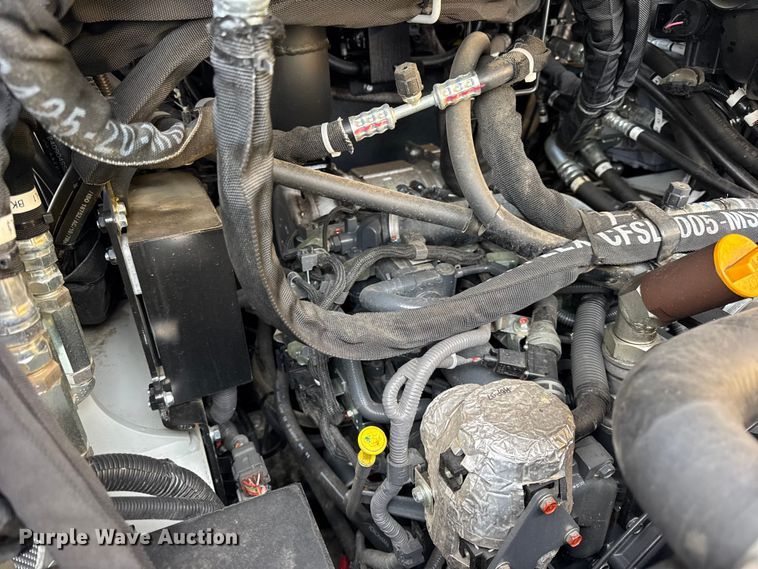 image for item YA2221 Takeuchi TL10V-2 tracked skid steer loader