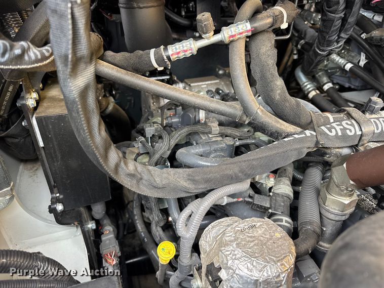 image for item YA2221 Takeuchi TL10V-2 tracked skid steer loader