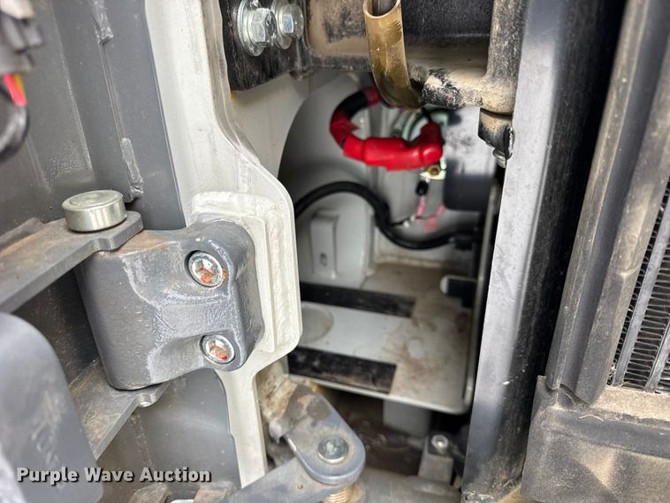 image for item YA2221 Takeuchi TL10V-2 tracked skid steer loader