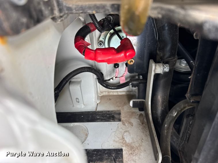 image for item YA2221 Takeuchi TL10V-2 tracked skid steer loader