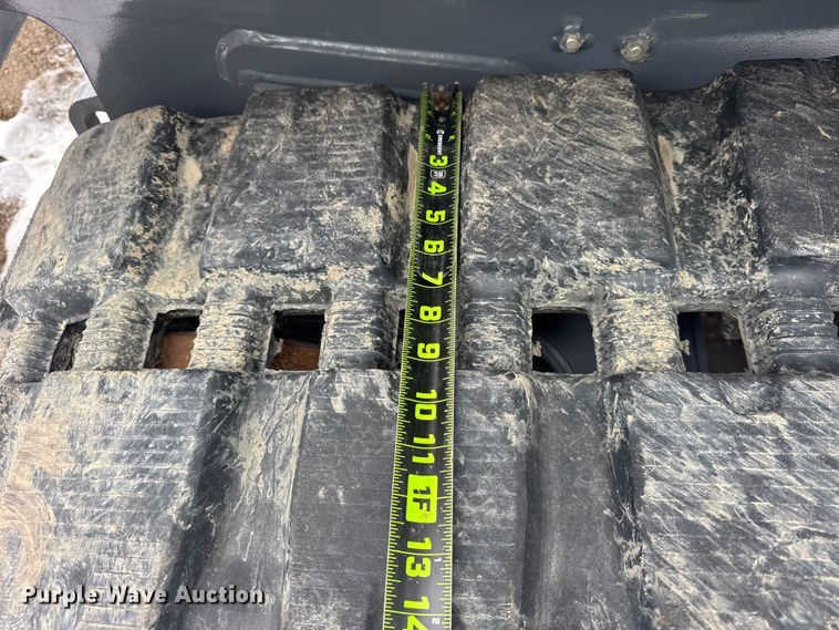 image for item YA2221 Takeuchi TL10V-2 tracked skid steer loader