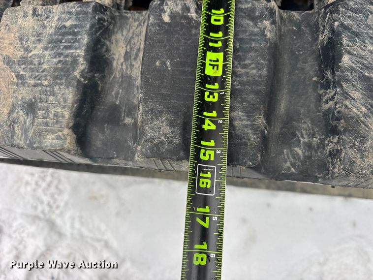 image for item YA2221 Takeuchi TL10V-2 tracked skid steer loader