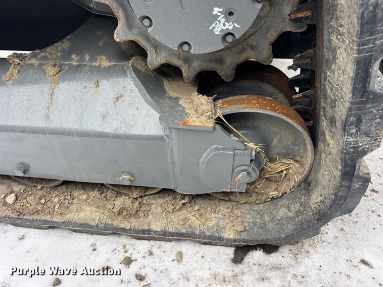 image for item YA2221 Takeuchi TL10V-2 tracked skid steer loader