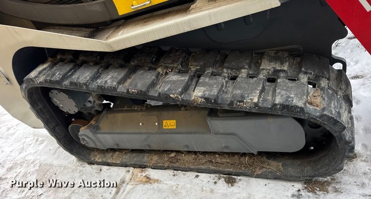 image for item YA2221 Takeuchi TL10V-2 tracked skid steer loader