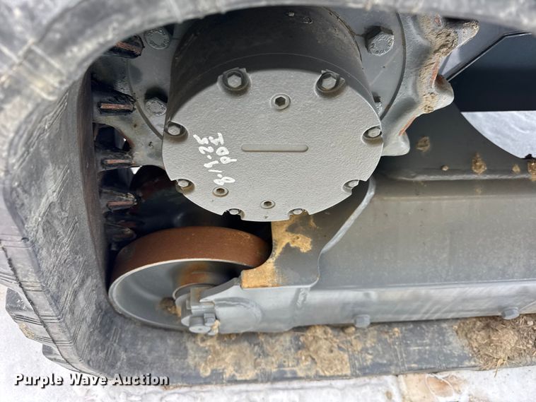 image for item YA2221 Takeuchi TL10V-2 tracked skid steer loader