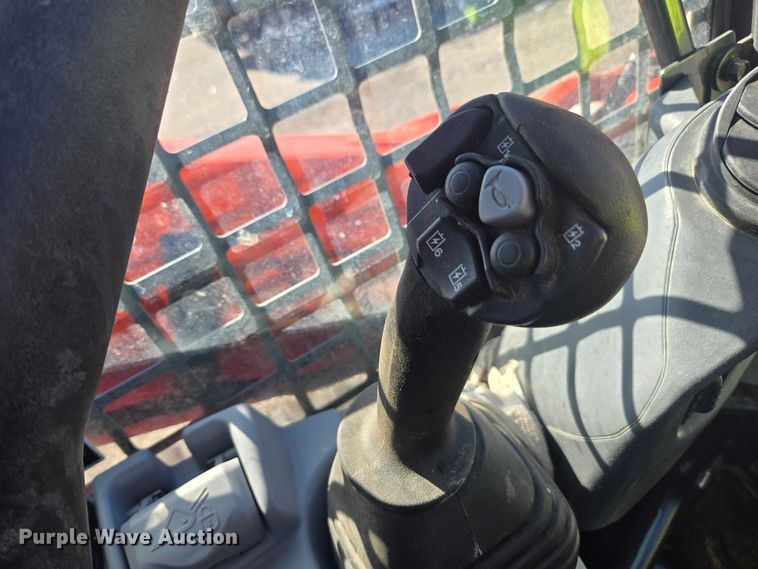 image for item YA2416 2025 Kubota SVL97-2 tracked skid steer loader