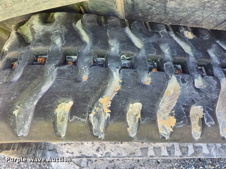 image for item YA2416 2025 Kubota SVL97-2 tracked skid steer loader