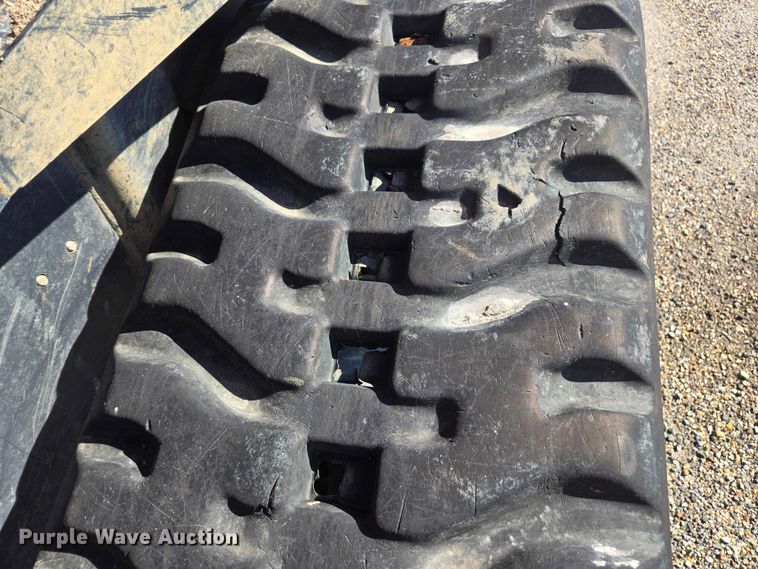 image for item YA2416 2025 Kubota SVL97-2 tracked skid steer loader