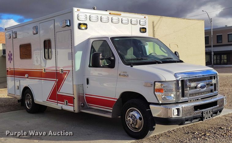 image for item DP5057 2010 Ford E450 Super Duty ambulance