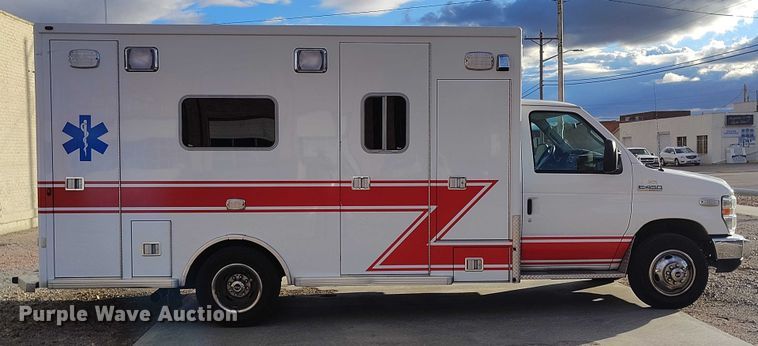image for item DP5057 2010 Ford E450 Super Duty ambulance