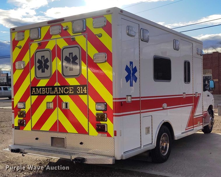 image for item DP5057 2010 Ford E450 Super Duty ambulance