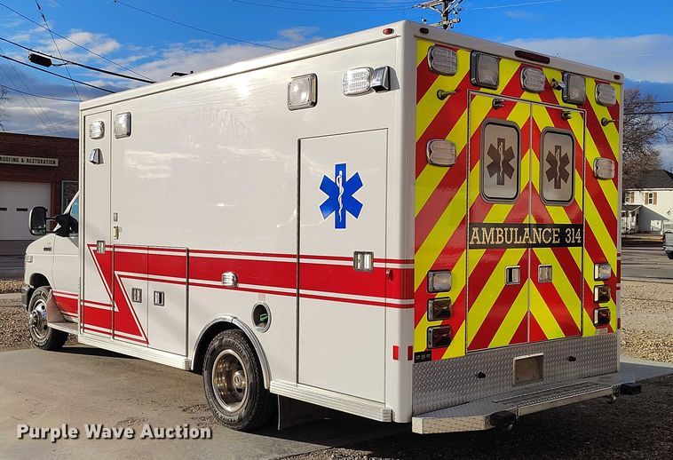 image for item DP5057 2010 Ford E450 Super Duty ambulance