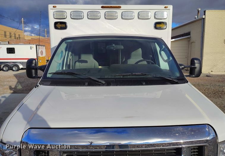 image for item DP5057 2010 Ford E450 Super Duty ambulance