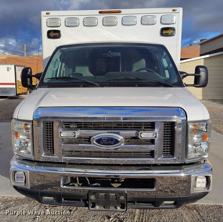 image for item DP5057 2010 Ford E450 Super Duty ambulance