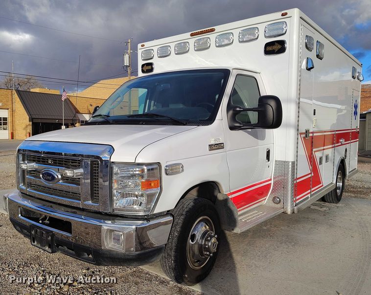 image for item DP5057 2010 Ford E450 Super Duty ambulance
