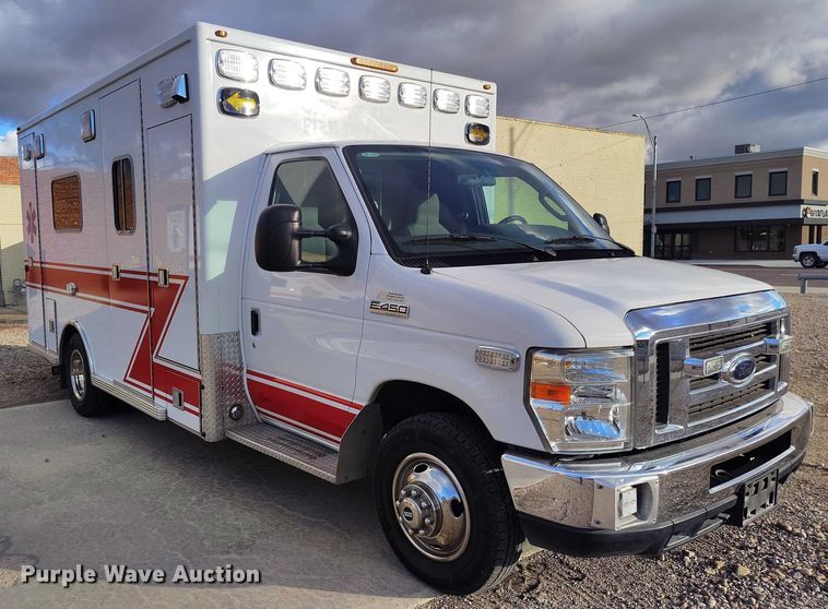 image for item DP5057 2010 Ford E450 Super Duty ambulance
