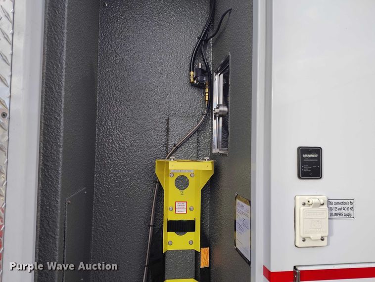 image for item DP5057 2010 Ford E450 Super Duty ambulance