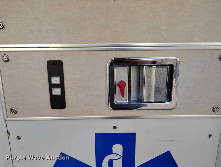 image for item DP5057 2010 Ford E450 Super Duty ambulance