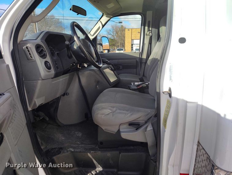 image for item DP5057 2010 Ford E450 Super Duty ambulance