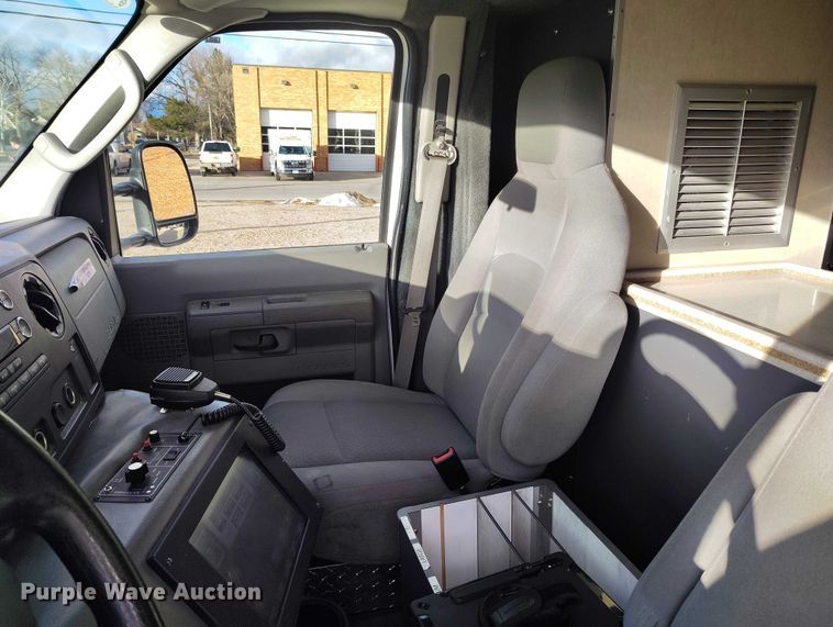 image for item DP5057 2010 Ford E450 Super Duty ambulance