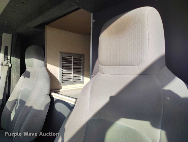 image for item DP5057 2010 Ford E450 Super Duty ambulance