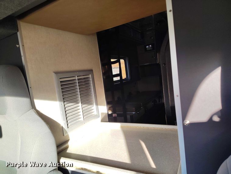 image for item DP5057 2010 Ford E450 Super Duty ambulance