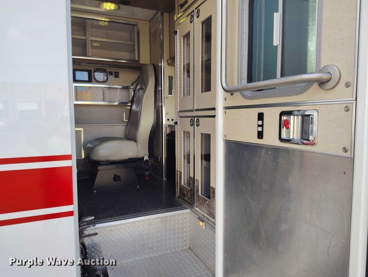 image for item DP5057 2010 Ford E450 Super Duty ambulance