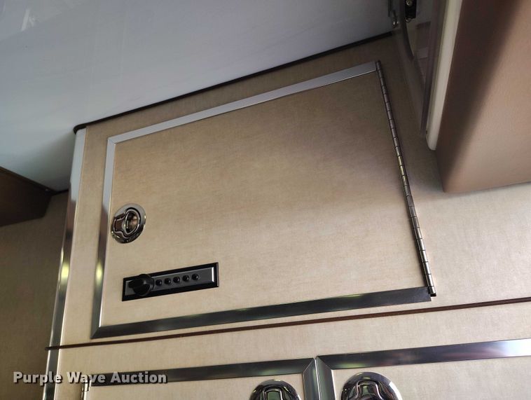 image for item DP5057 2010 Ford E450 Super Duty ambulance