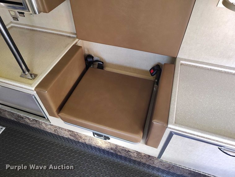 image for item DP5057 2010 Ford E450 Super Duty ambulance