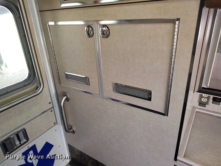 image for item DP5057 2010 Ford E450 Super Duty ambulance