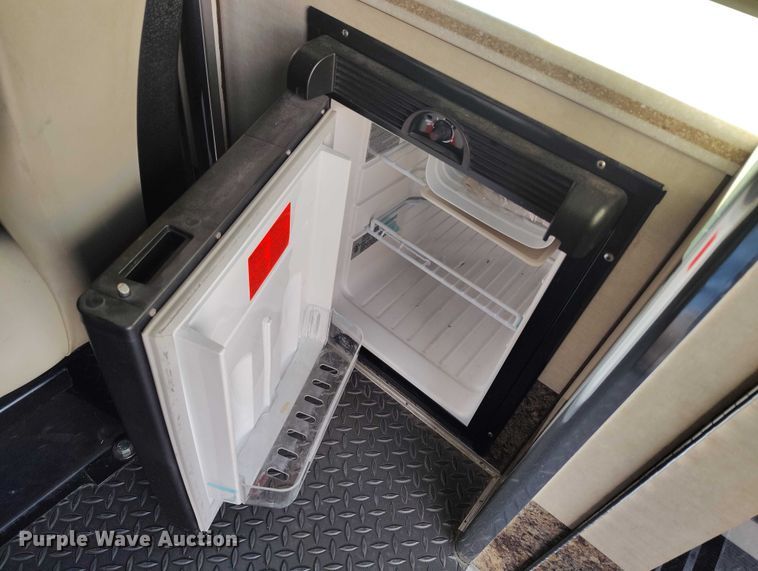 image for item DP5057 2010 Ford E450 Super Duty ambulance