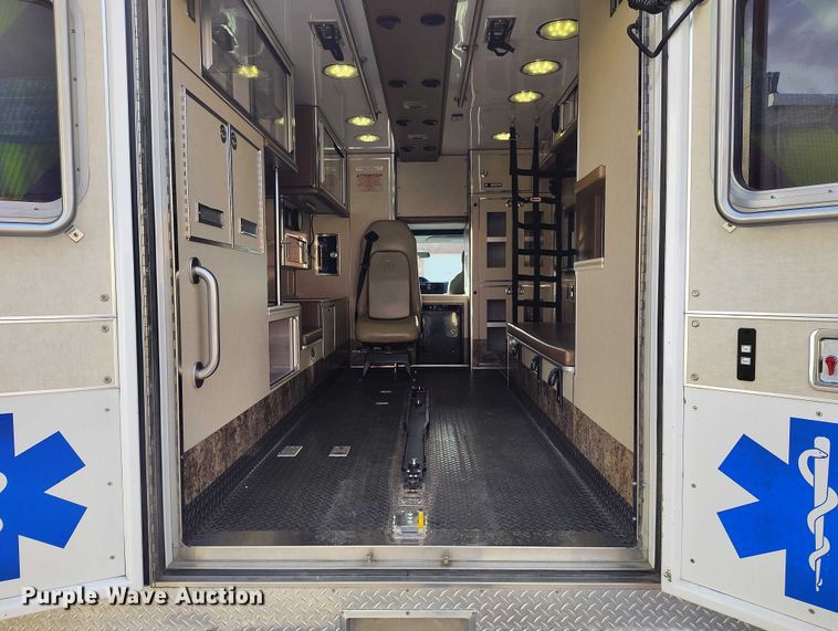 image for item DP5057 2010 Ford E450 Super Duty ambulance