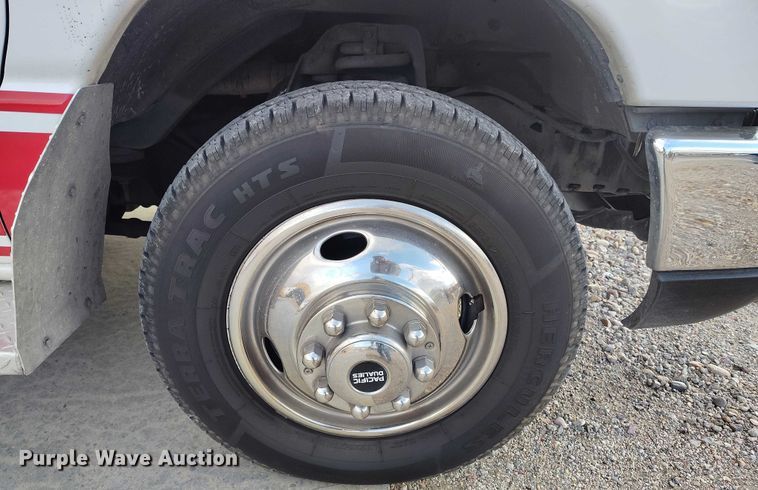 image for item DP5057 2010 Ford E450 Super Duty ambulance