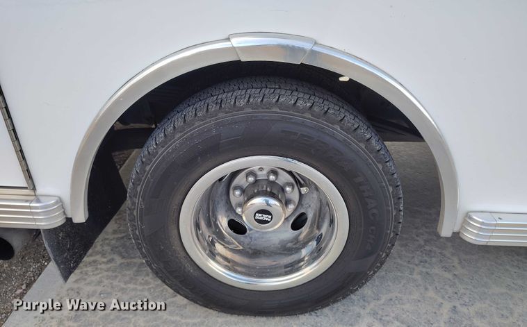 image for item DP5057 2010 Ford E450 Super Duty ambulance