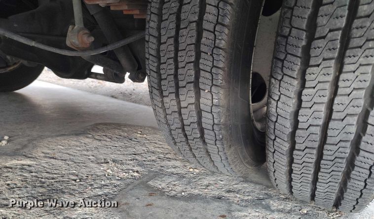 image for item DP5057 2010 Ford E450 Super Duty ambulance