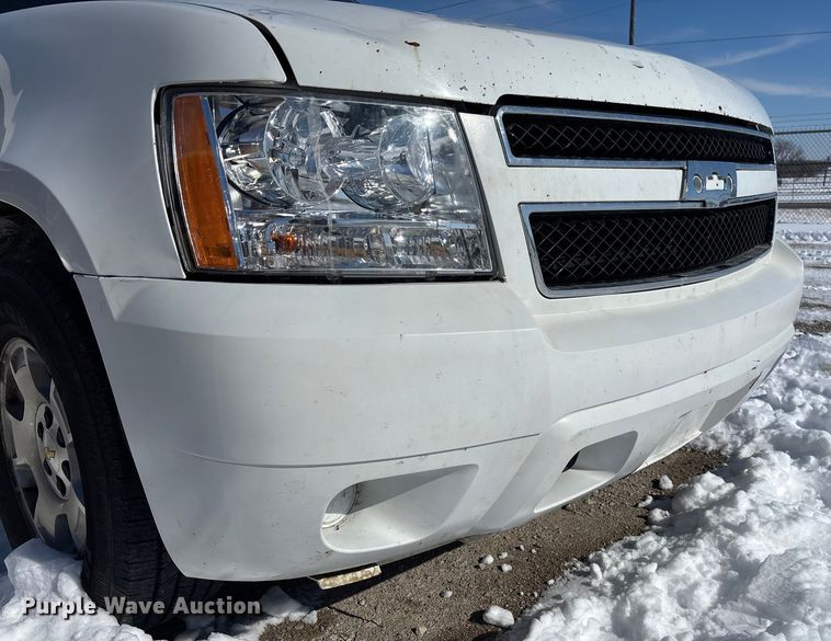 image for item DR2844 2013 Chevrolet Suburban SUV