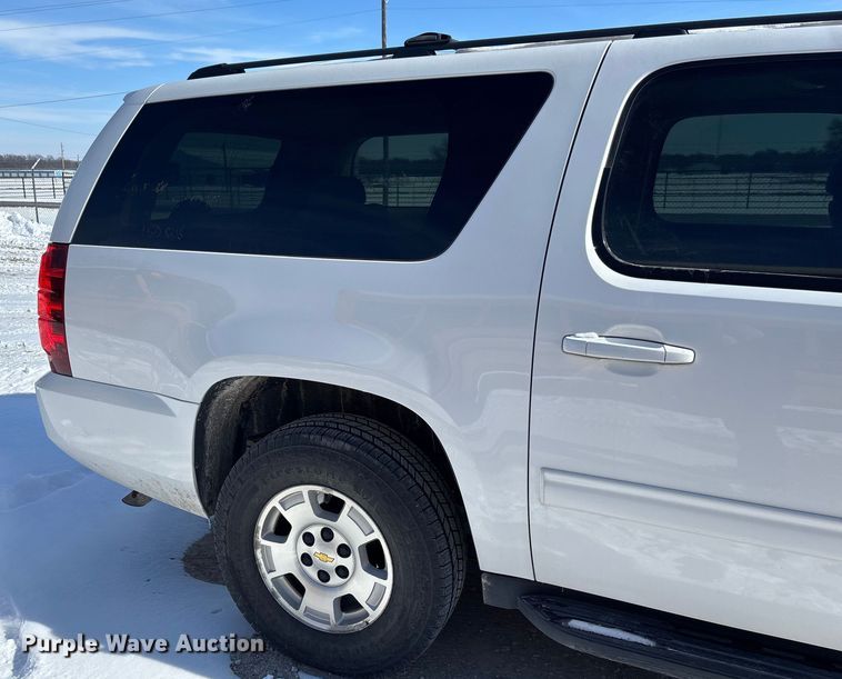 image for item DR2844 2013 Chevrolet Suburban SUV
