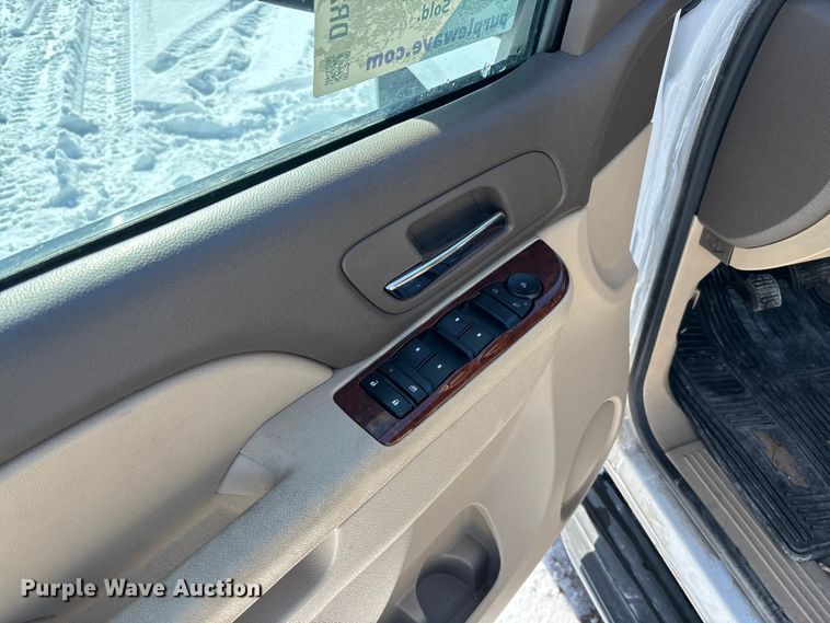 image for item DR2844 2013 Chevrolet Suburban SUV