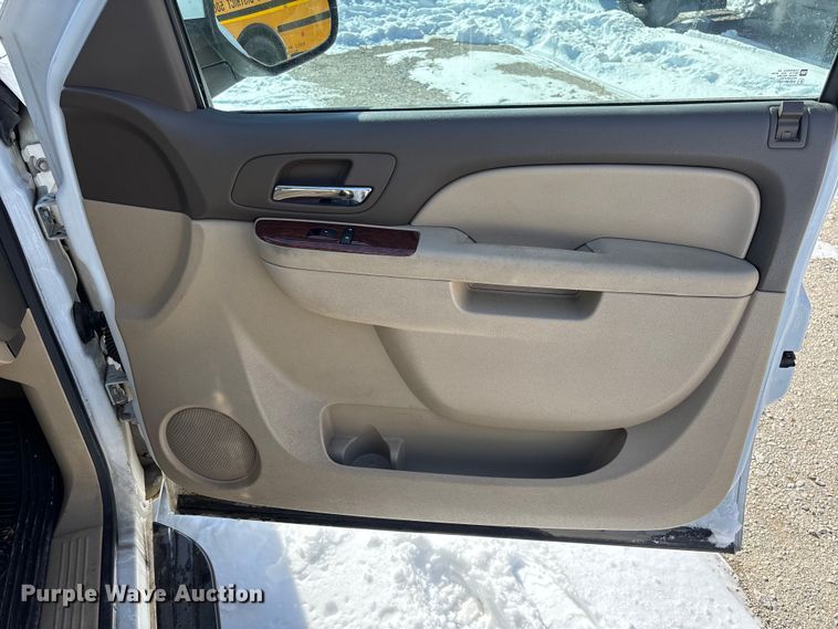 image for item DR2844 2013 Chevrolet Suburban SUV