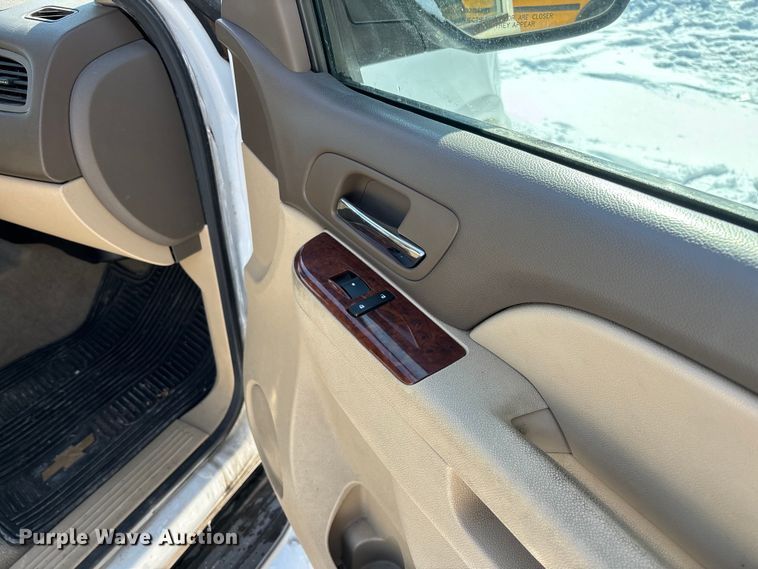 image for item DR2844 2013 Chevrolet Suburban SUV