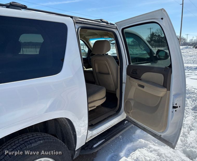 image for item DR2844 2013 Chevrolet Suburban SUV