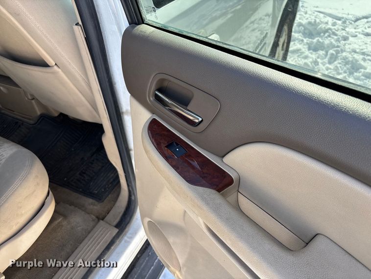 image for item DR2844 2013 Chevrolet Suburban SUV